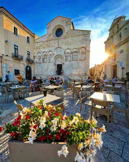 Camminata a piedi a Termoli: dal centro al Borgo Antico, tra mare, storia e trabucchi